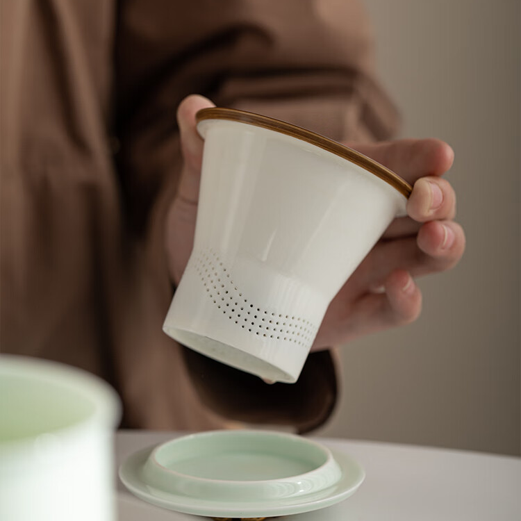 Chi Dragon Brewing Tea Cup