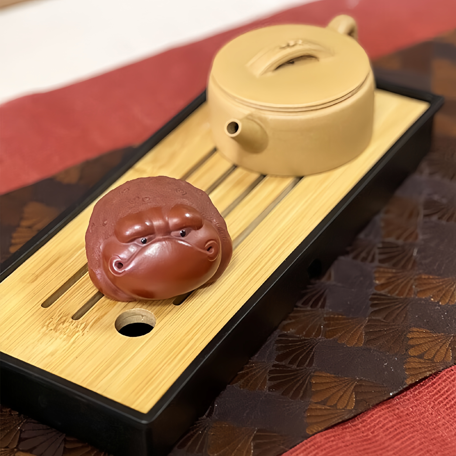 Han Tile Yixing Teapot & Tea Pets