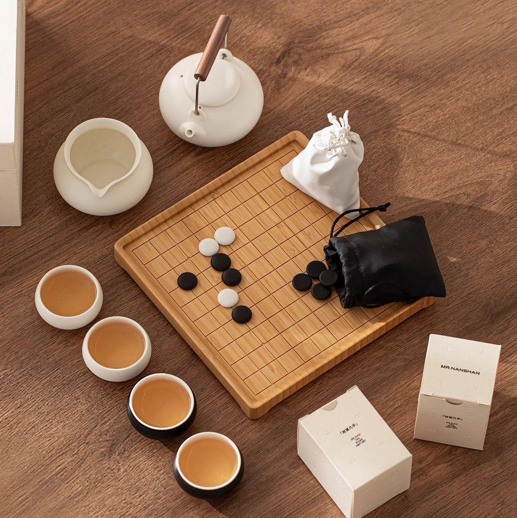 Leisurely Bail-Handle Teapot Tea Set
