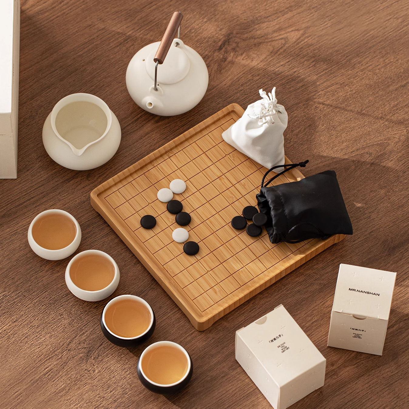Leisurely Bail-Handle Teapot Tea Set