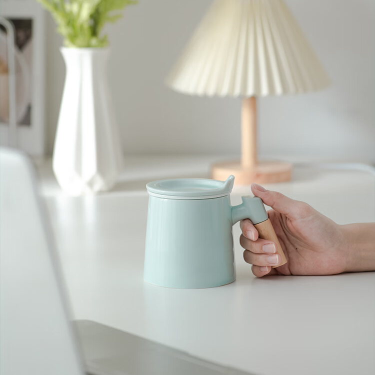 Minimalist & Luxe Brewing Tea Cup