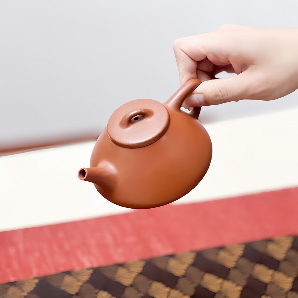 Stone Dipper Yixing Teapot & Tea Pets