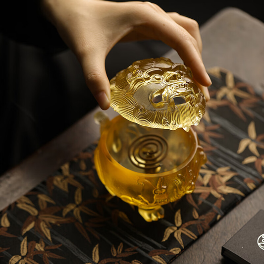 Suanni Lion of Amber and Sandalwood Incense Burner