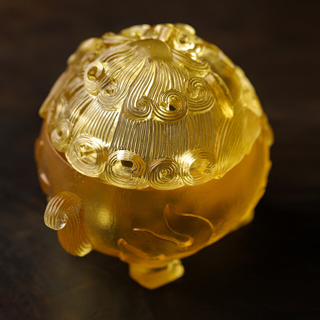 Suanni Lion of Amber and Sandalwood Incense Burner