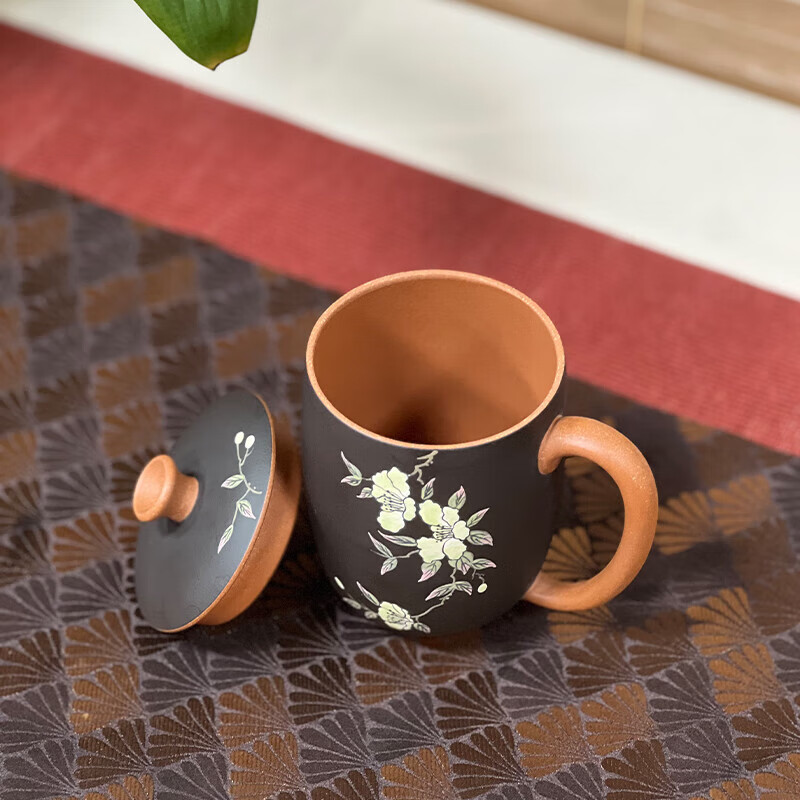 Yixing Teacup with Blooming Flowers